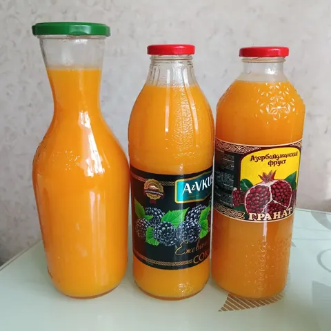 Домашние соки, варенье и сушеные яблоки