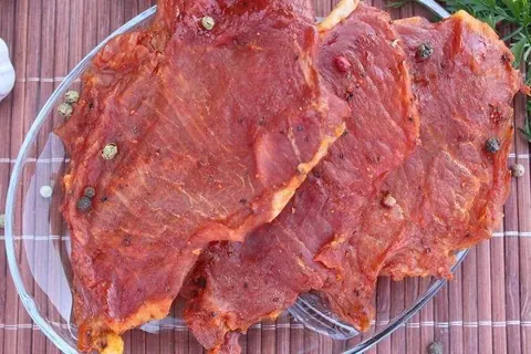 Мясные снеки: джерки из свинины, курицы и говядины