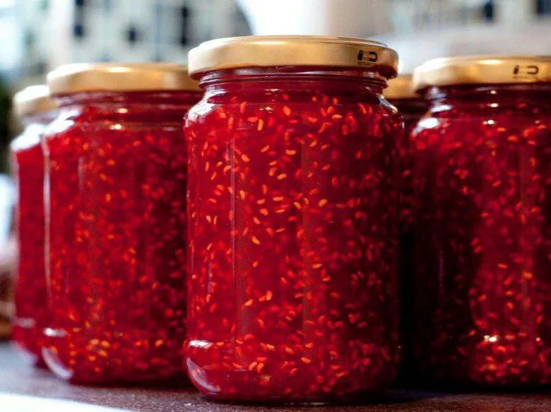 Малина свежая с сахаром, в банке